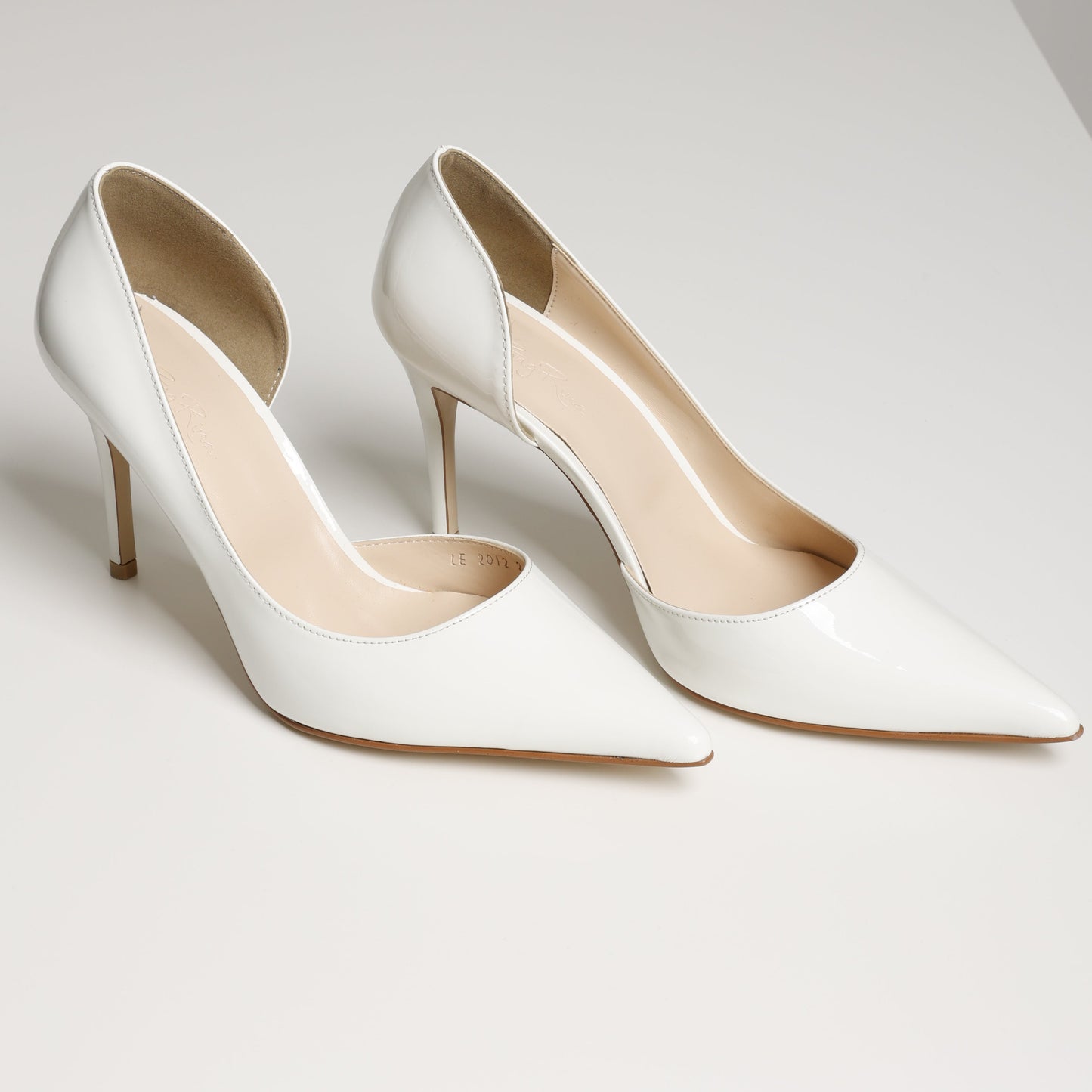 White Pointed Toe Pump