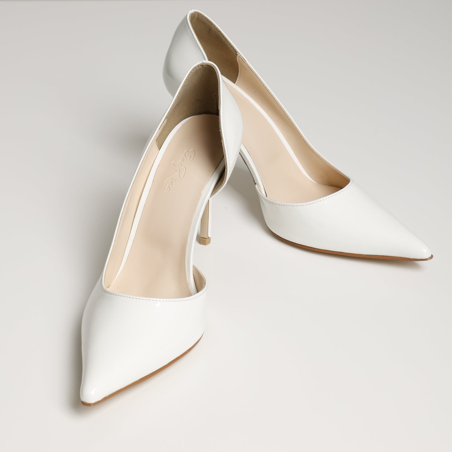 White Pointed Toe Pump