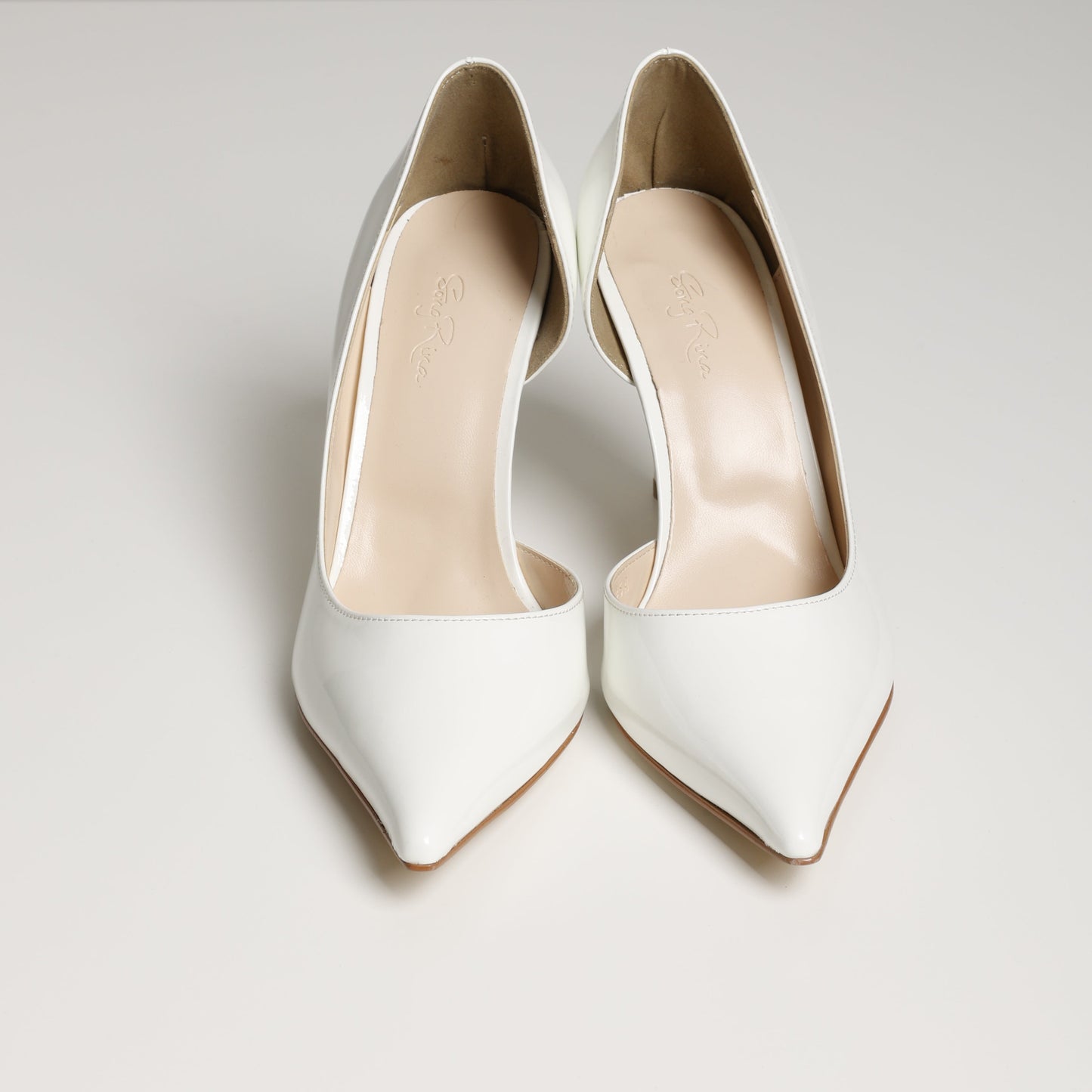 White Pointed Toe Pump